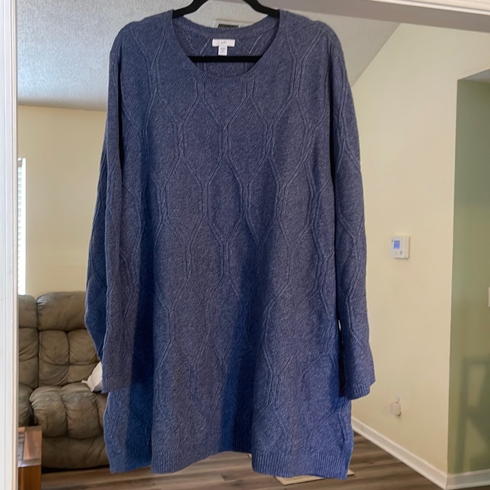 Very nice Beautiful blue sweater with split sides. Winter is coming .